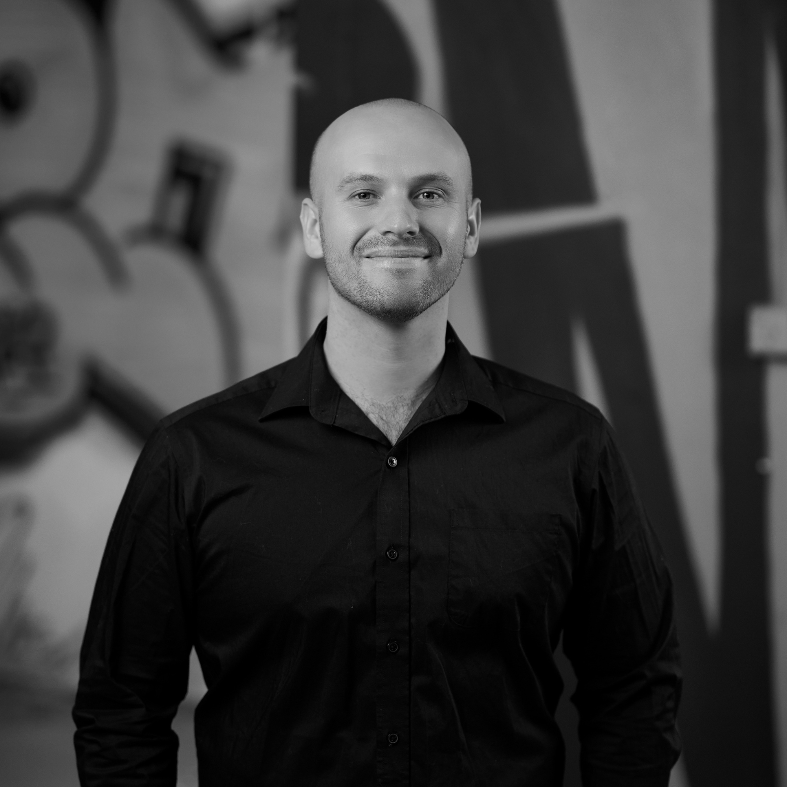 HM AND RH SIGNATURES (WHITE) (12)