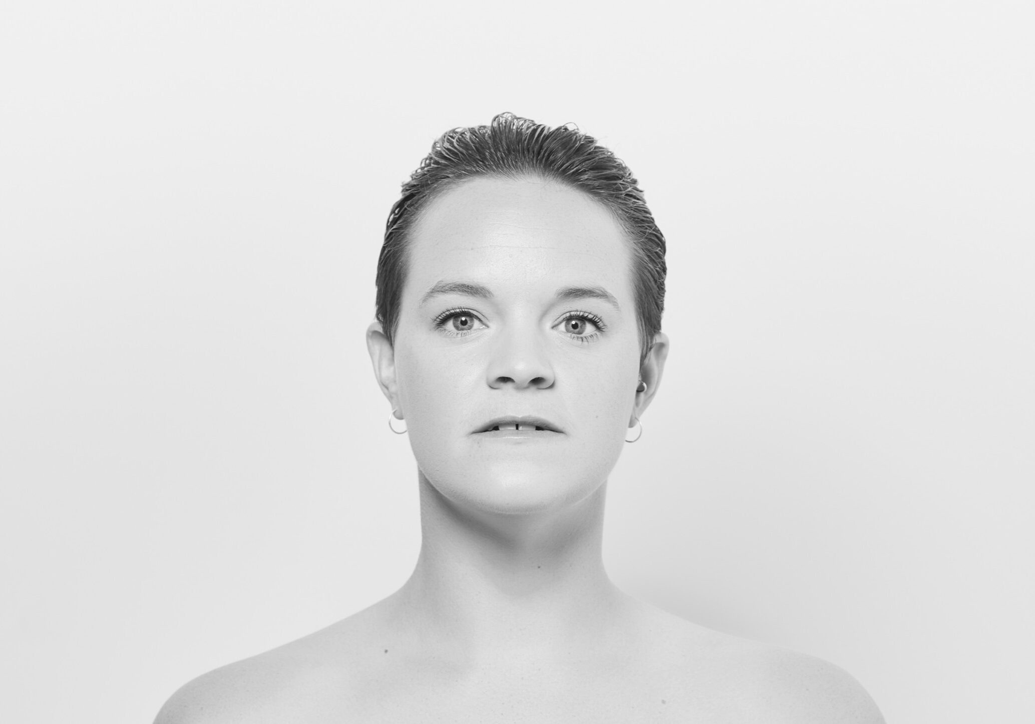 Headshot_Ella-Rose_bw